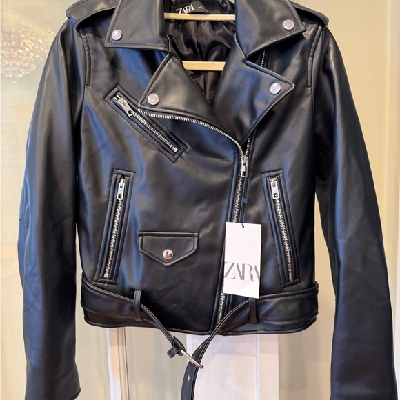 Zara Jackets & Blazers - Zara Women's Black Faux Leather Moto Jacket